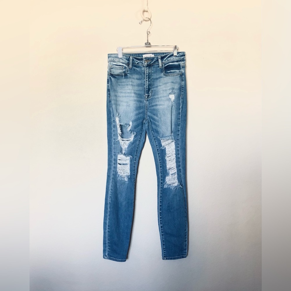 CELLO HIGH RISE STRETCH DENIM, STRAIGHT CUT ANKLE, SKINNY DISTRESSED JEAN Sz 11